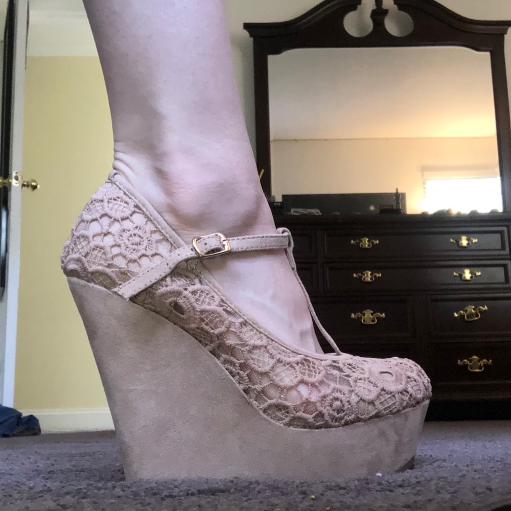 NWOBDream Pairs Mary Jane Platform Wedges in Beige